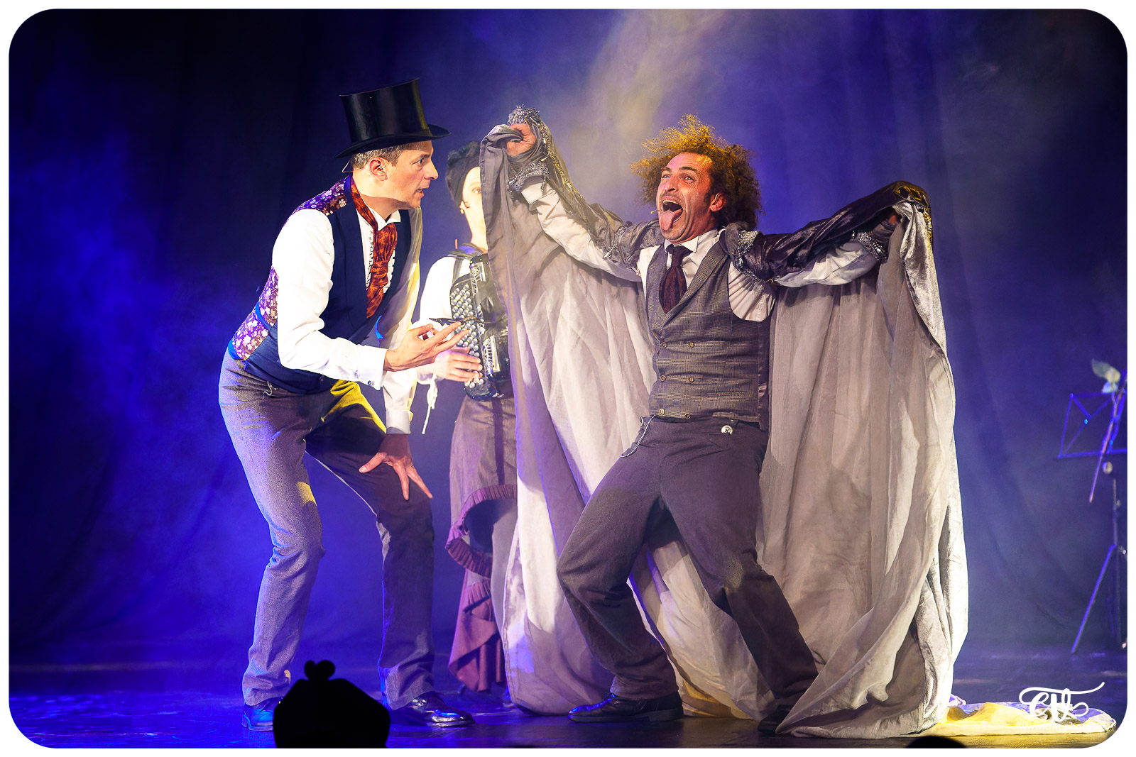 LA CLAQUE (FRED RADIX)